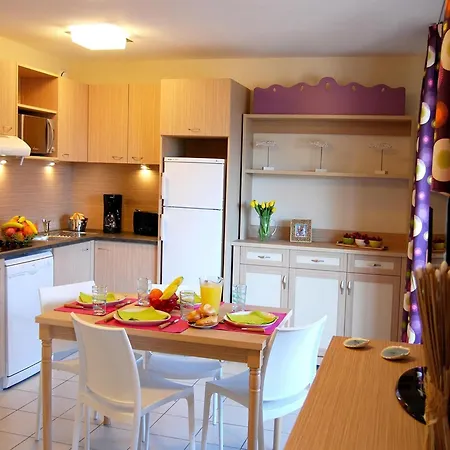 Spacious Beachside For 6 Appartement *