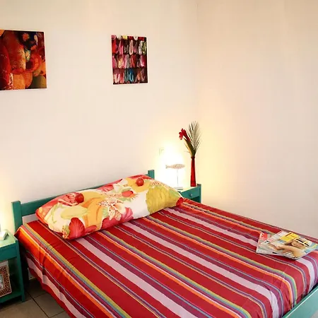 Appartement Spacious Beachside For 6
